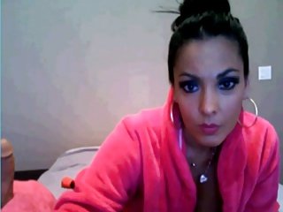 Nina Mercedez Jouant Sur Webcam