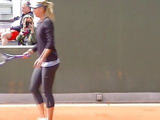 Maria Sharapova chaud dans la formation