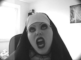 性感的邪惡修女唇形