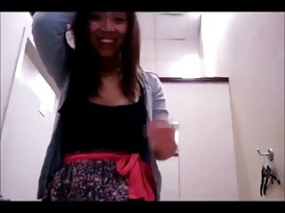poredna Hmong v garderobi