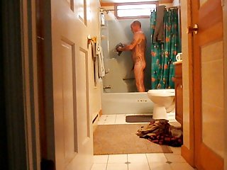 Het nemen van een douche