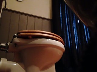 Spycam kız anne tuvalet 2