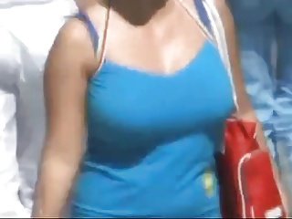 Bouncing Boobs in Public The Ultimate Compilation ( nicht Nackt)