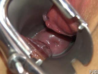 Orgasmos de Violeta con un espéculo en su vagina