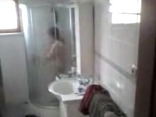 ภรรยาผู้ใหญ่จีนในห้องอาบน้ำฝักบัว
