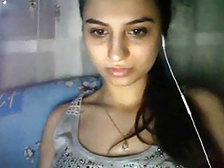Ich habe die Muschi meiner arabischen Schwester mit gefälschtem Skype-Konto aufgenommen
